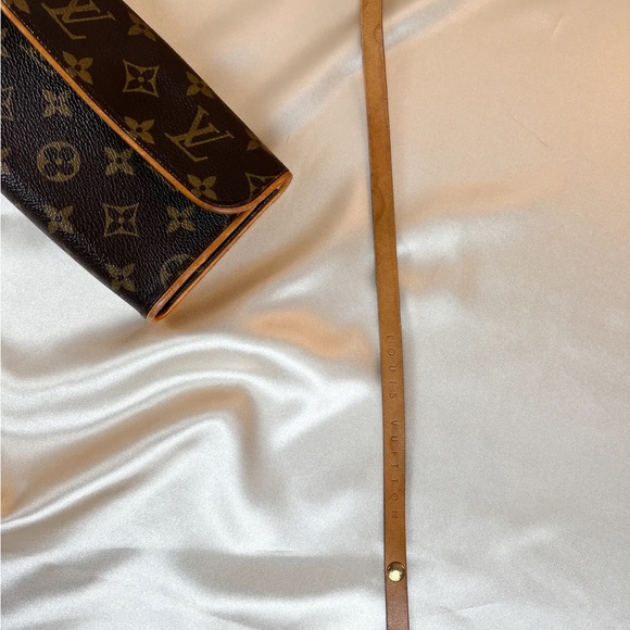 🚨🚨SOLD🚨🚨 Louis Vuitton Pochette Florentine Belt Bag - Picture 11 of 13